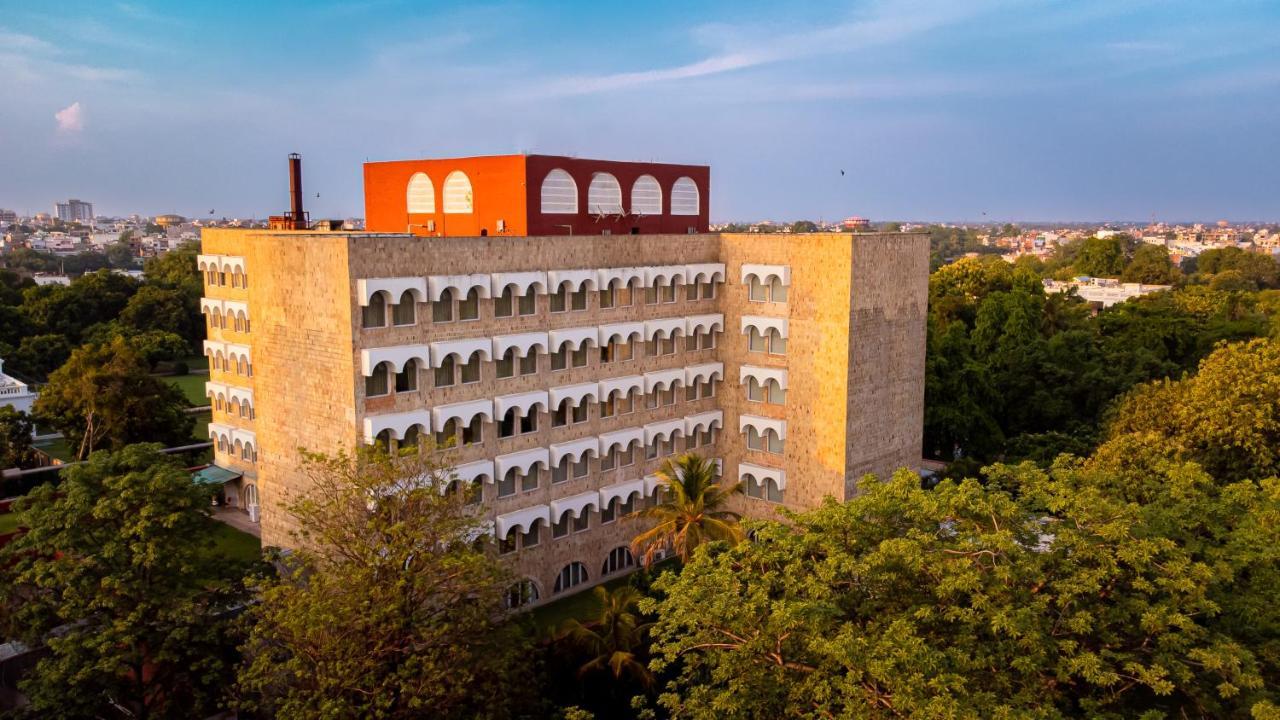 Taj Ganges Varanasi Eksteriør bilde The main building of the university